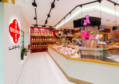 Lara Butchers